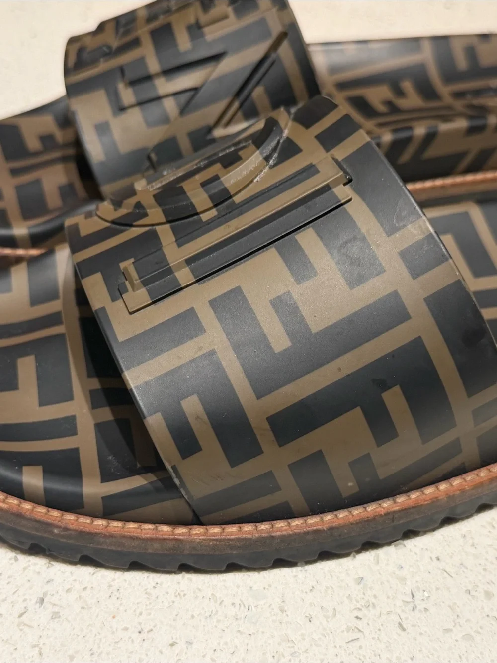 $810 Men's Fendi Brown and Black Zucca print Slide Sandals